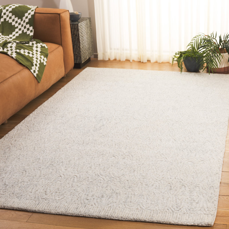 Naviyan 101 Area Rug In Silver, Rectangle 5' x 8'