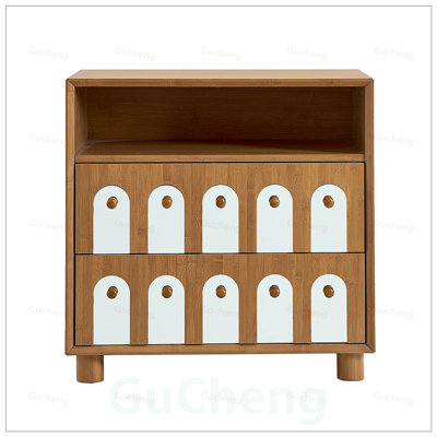 Table de chevet moderne à deux tiroirs avec station de charge intégrée et façades en miroir pour plus de commodité et de style