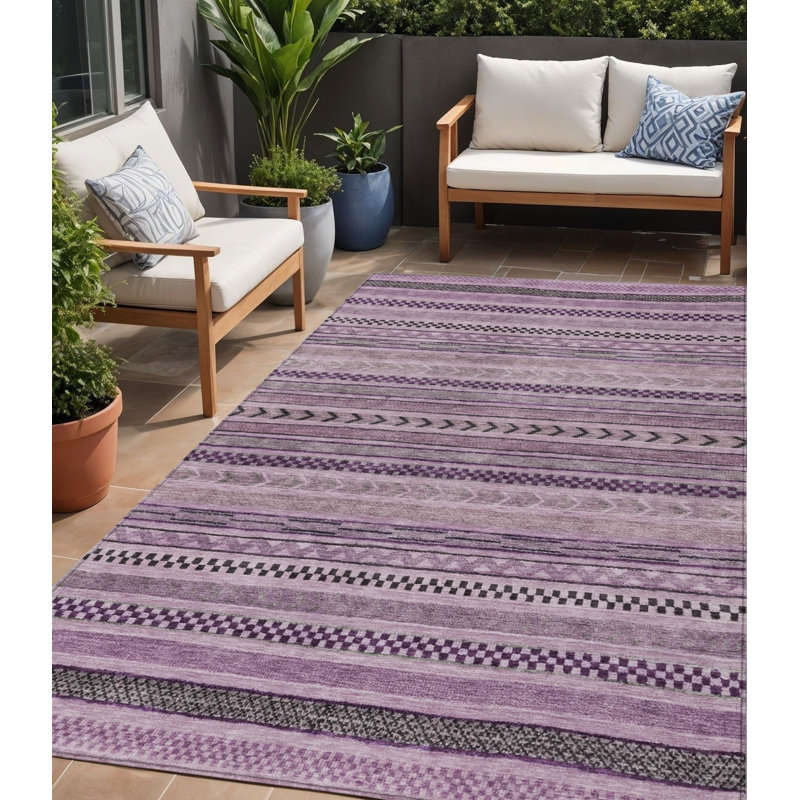 Tapis extérieur lavable rayé prune et lilas 5 pi x 8 pi