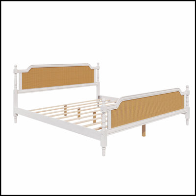 Structure de lit en rotin de style traditionnel avec pin massif, pas de sommier tapissier, savoir-faire exquis et charme rétro