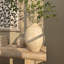 Grand vase décoratif antique en céramique Cole and Grey avec des nuances de rose