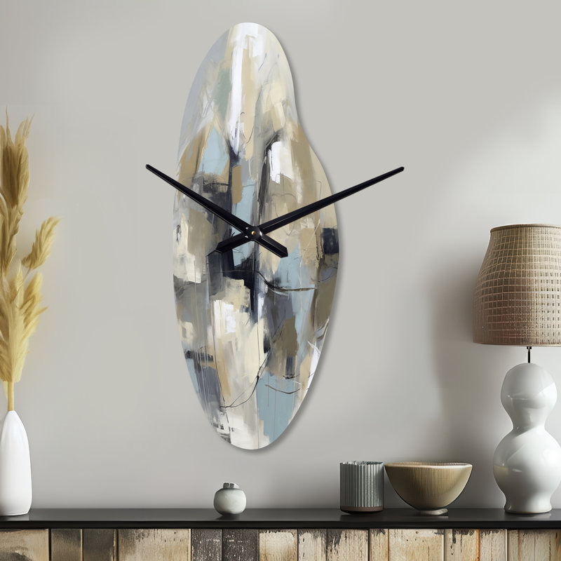 Beige et gris - Créature non limitée I - horloge murale asymétrique en métal, horloge murale moderne incurvée, Médium