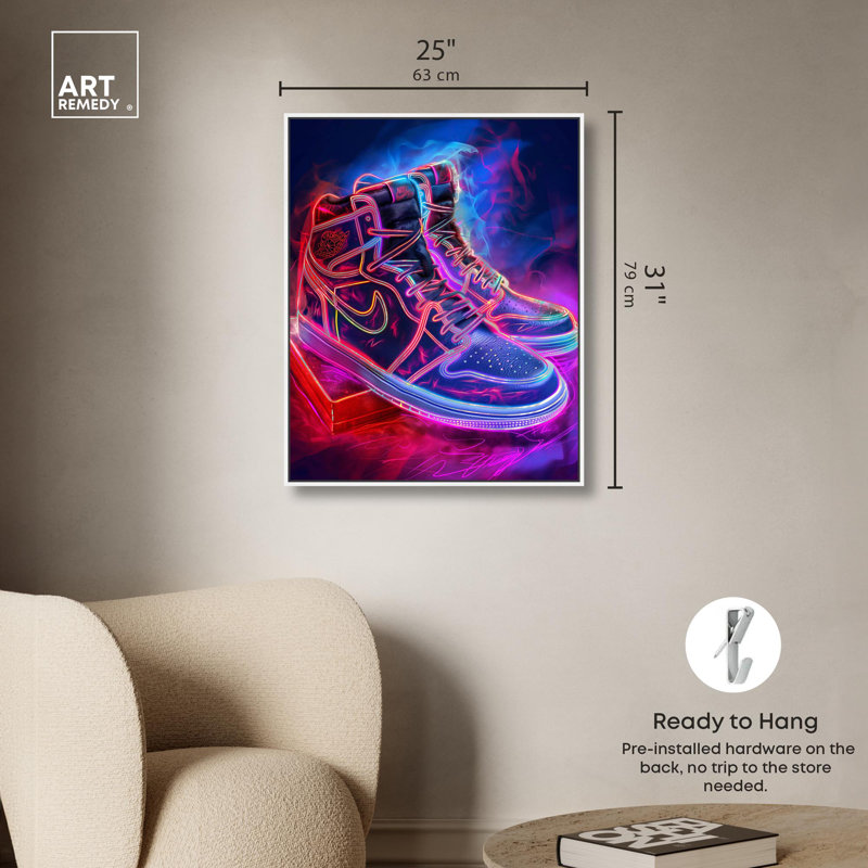 Toile «Bold Neon Glow Sneaker» par Art Remedy, H 31 po x l 25 po x P 1,8 po, Cadre blanc