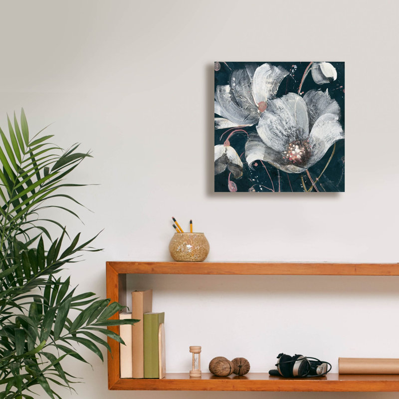«Transluncent Poppies Navy» par Albena Hristova, art mural sur toile