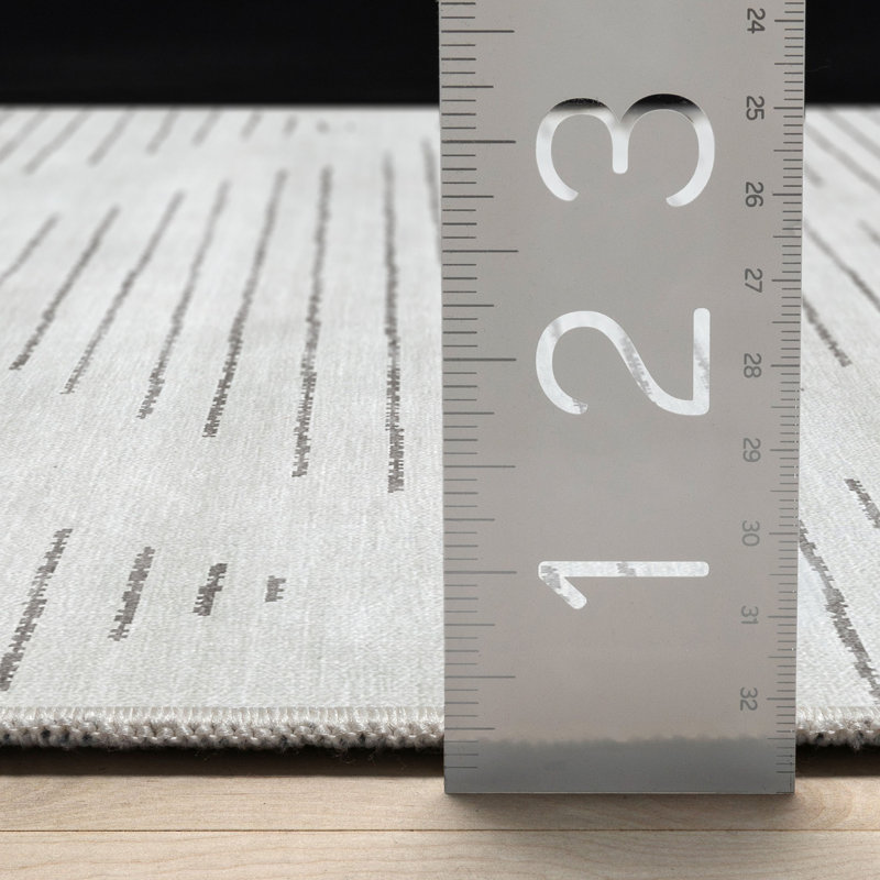 Kehr Moroccan Machine Woven Polyester Area Rug in Gray/White, Runner 2'3" x 7'3" 