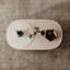 Table basse ovale moderne et minimaliste-106543979