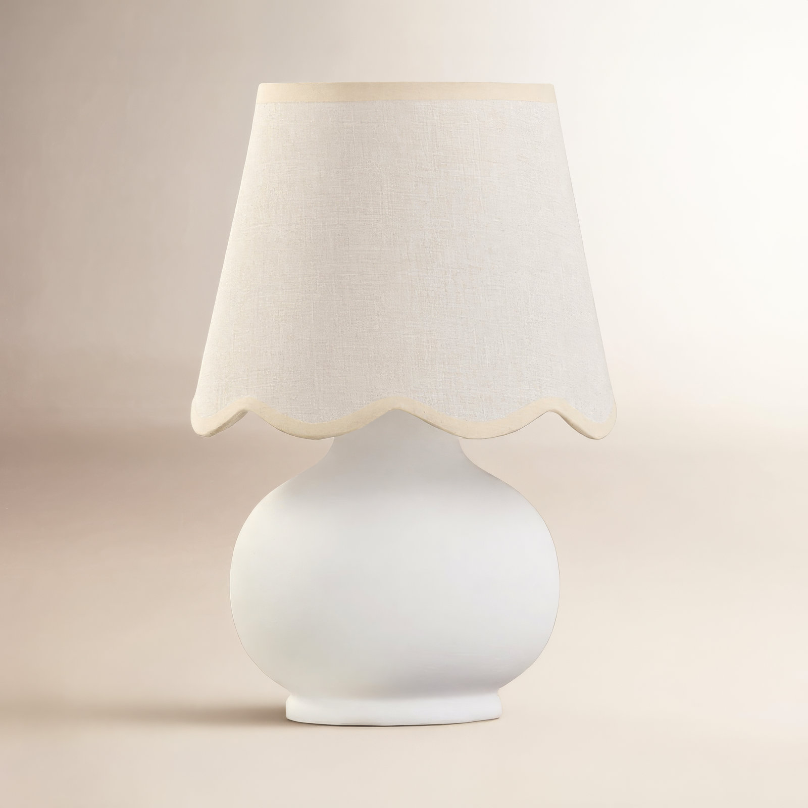 Momsen Colored Scallop Shade Lamp, White, Cream