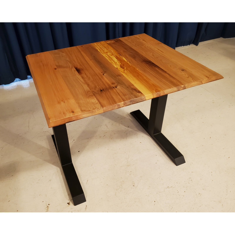 Table de salle à manger érable, L 29 po x l 31 po