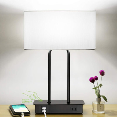 Lampe de table à contrôle tactile Wrought Studio ™ avec deux ports de charge USB