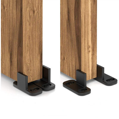 Guide de porte coulissante réglable No Groove, guide de plancher inférieur, support de plancher de porte de grange, guide de porte de dérivation, plastique noir avec vis (2 ensembles)