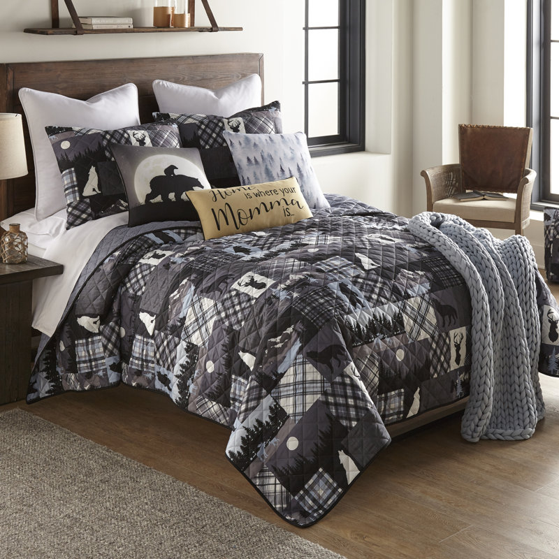 Nightly Walk Quilted Patchwork Quilt, King Quilt + 2 Shams