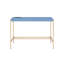 Bureau moderne en bleu marine et or avec ports Connectivité électrique intégrant les prises de courant pour améliorer la productivité du bureau-540018764-540018802