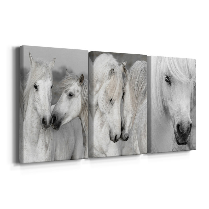 Affection I - Toile tendue avec châssis sur mesure - 3 pièces, 60" H x 120" W