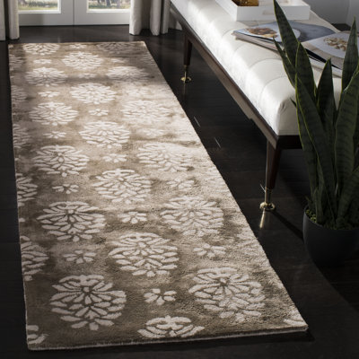 Candelo Soho Hand Tufted Wool/Cotton/Viscose Damask Rug in Beige