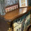 Armoire de rangement antique patinée