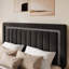 Lit plateforme moderne en velours capitonné avec tête de lit lumineuse DEL réglable, tiroirs de rangement sous le lit, format Queen, sans sommier.-258861518-258861517