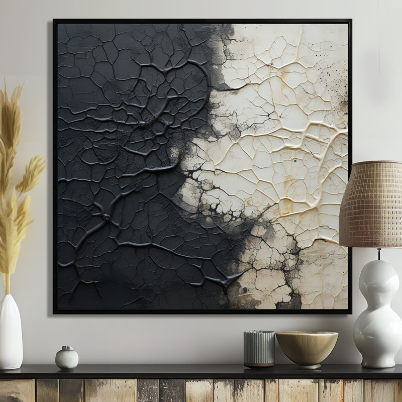 «White and Black Abstract Split», reproduction d'art sur toile abstraite, Cadre flottant noir, 44" H x 44" W