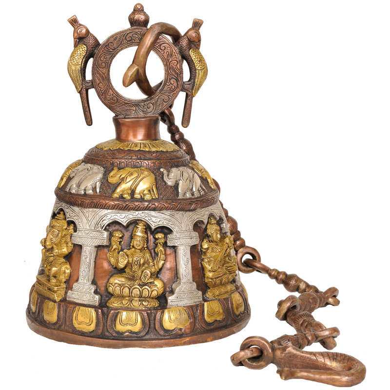 Ganesha Lakshmi et Saraswati (cloche suspendue au temple)