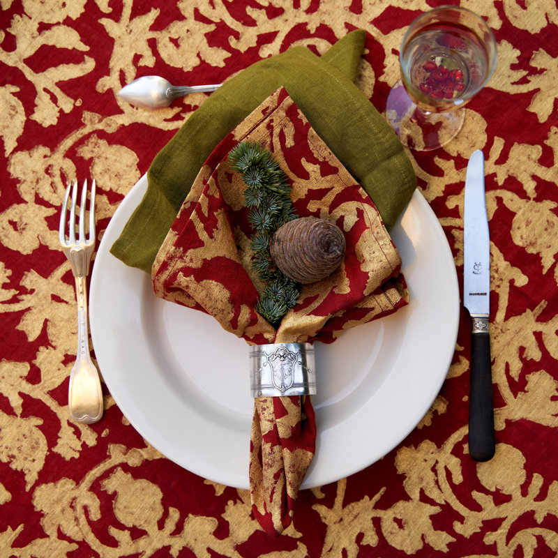 Saint-Rémy D’Or 100% Linen Square Napkins, 19" x 19", Rouge