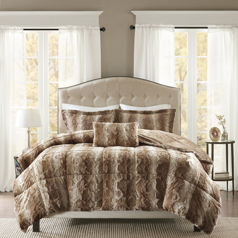 Ensemble d'édredon en fausse fourrure Zuri, Brun clair, Édredon très grand + 2 taies décoratives + 1 co