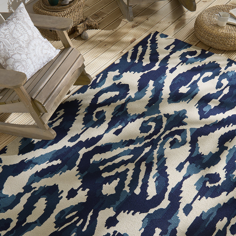 Kasuri Hand Hooked Ikat Area Rug in Indigo/Ivory, Rectangle 6'7" x 9'2"