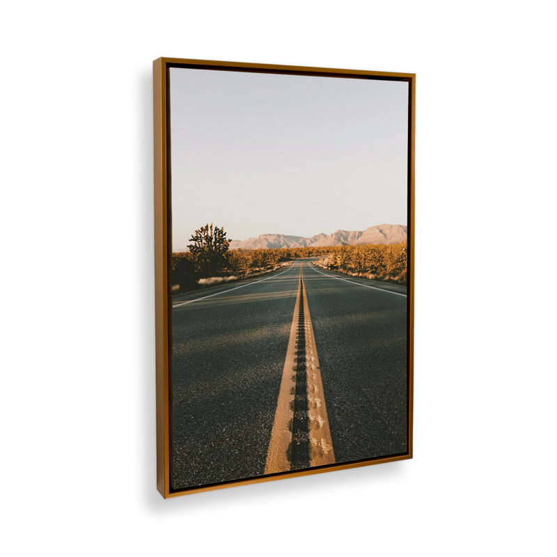 Sentiers du désert sur toile par Krista Mosakowski, H 20 po x l 14 po, Cadre flottant or poli