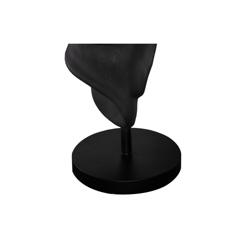 Figurines & Sculptures