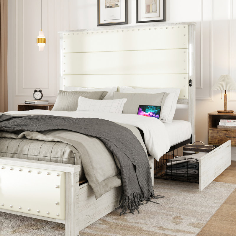 Structure de grand lit avec tête de lit tapissier, 4 tiroirs de rangement, charge de type C, lumières DEL en similicuir beige bois, aucun sommier requis