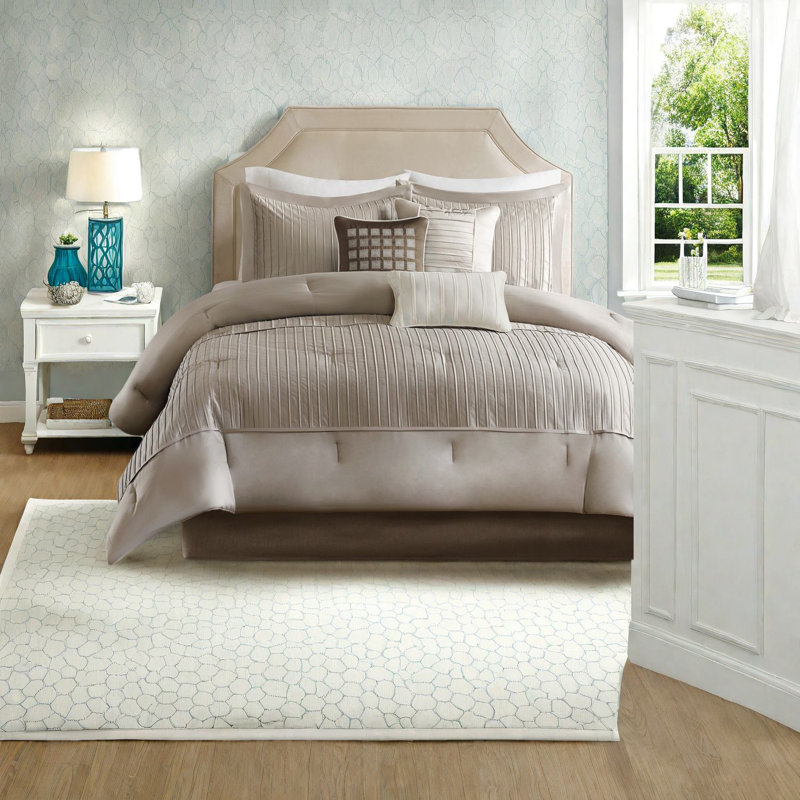 Ensemble de literie luxueuse en polyester 7 pièces, finition taupe moderne