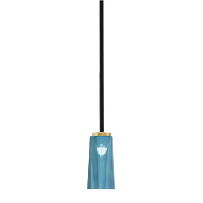 Mini suspension Andice Stem présentée en finition noir mat et laiton New Age, avec un verre dégradé bleu de 12,7 cm de largeur x 24,8 cm de hauteur.