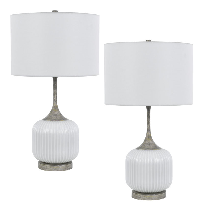 Ensemble de 2 lampes de table Myra, base en verre cannelé, abat-jour en tissu blanc