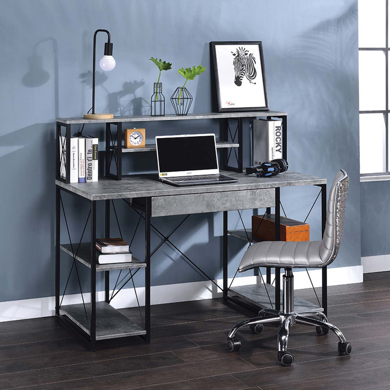Bureau Amiel, faux béton et finition noire