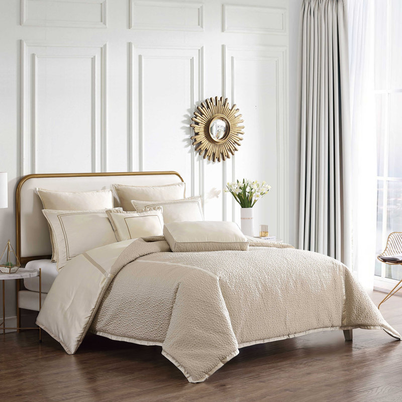 Rings Bedding, King Comforter + 2 King Pillowcases