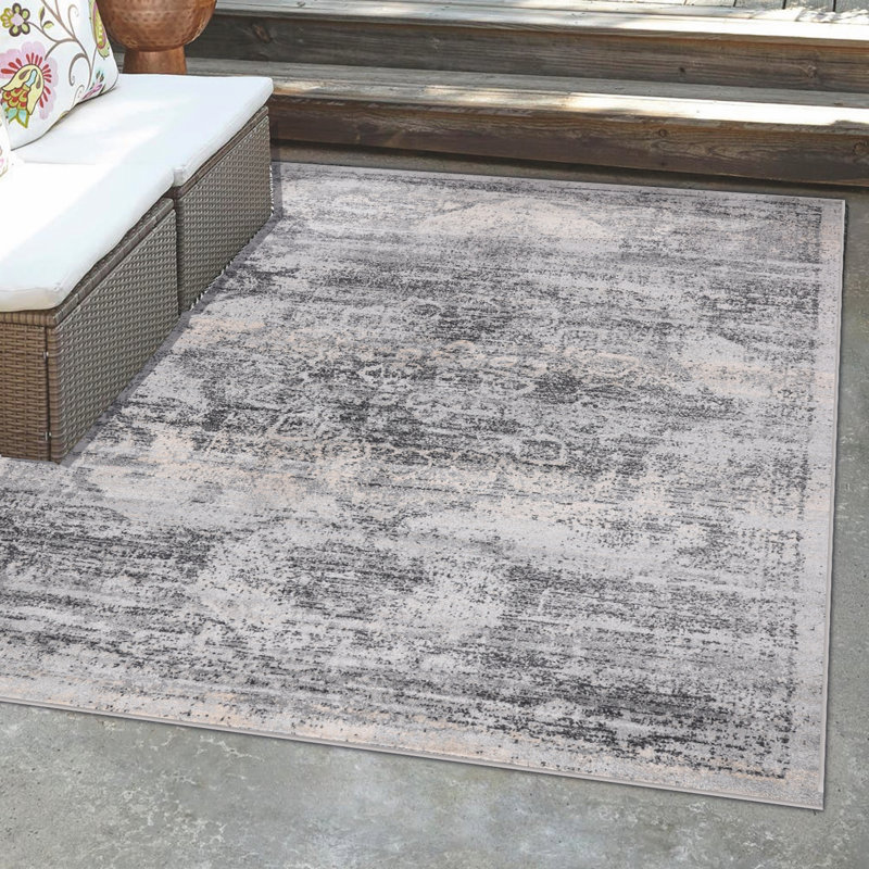Strock Rug, Rectangle 5' x 7'
