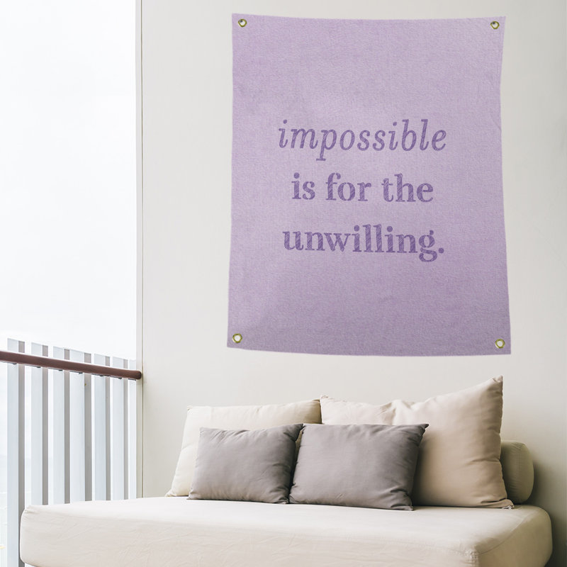 Tapisserie quote « impossible à écrire » en polyester, H 80 po x l 59 po, Mauve