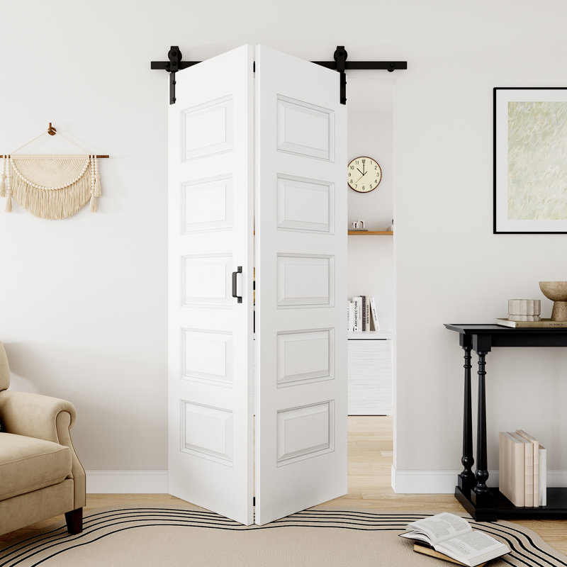 Porte de grange pliante à 5 panneaux en bois manufacturé blanc, préassemblée et peignable, 122 cm x 213 cm, avec trousse de quincaillerie d'installation (idéale pour les petits placards, garde-manger, buanderie, salle de bain)