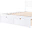 Lit plateforme blanc avec capacité généreuse sous le tiroir en pin et pour une chambre à coucher spacieuse. Tiroirs en matériaux délicats de qualité.