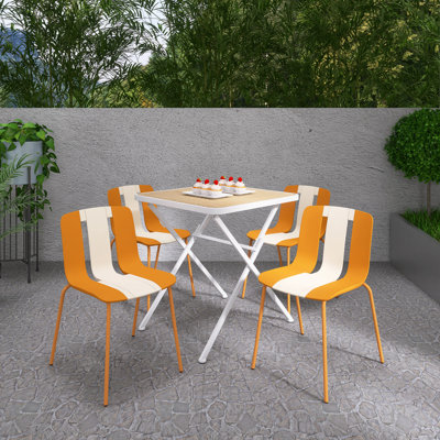 Ensemble de salle à manger de patio 5 pièces pour l'intérieur et l'extérieur, quatre chaises à blocs de couleur rayées avec siège en PP et pieds en métal robustes, table carrée pliante de 28 pouces avec plateau en PP et pieds en métal