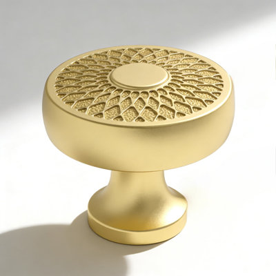Boutons d'armoire ronds avec motif en filigrane décoratif, finition or brossé, quincaillerie de tiroir et de cuisine d'un diamètre de 1,4 pouce, paquet de 10