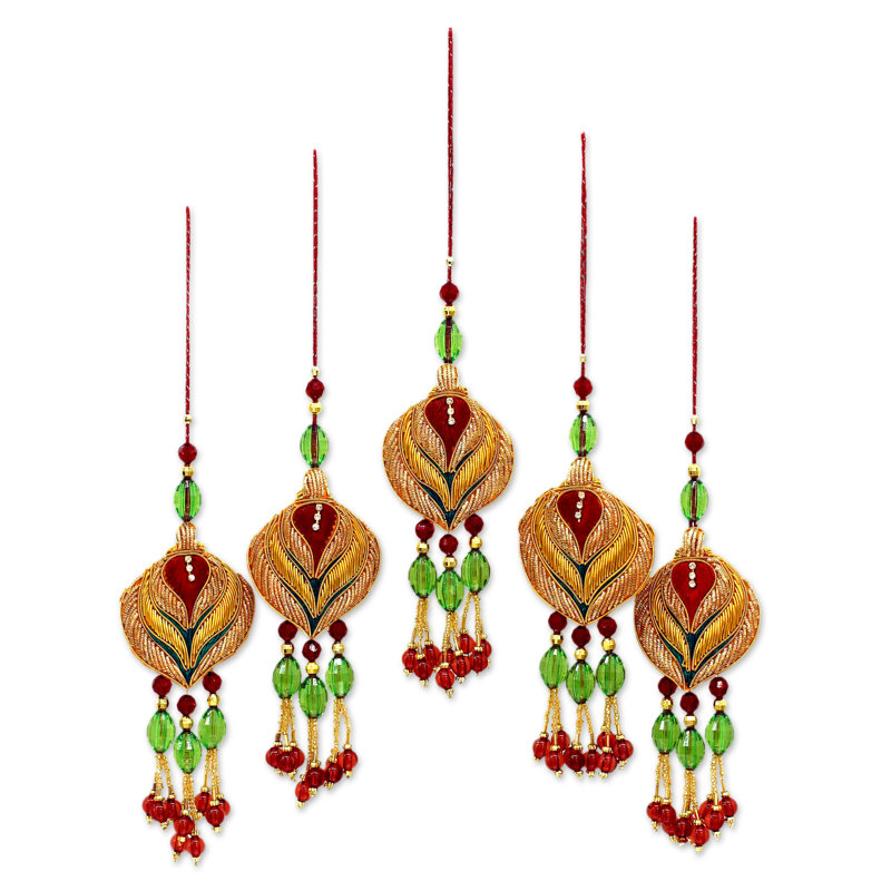 Ornements brodés à la main en lotus dorés Novica (ensemble de 5)