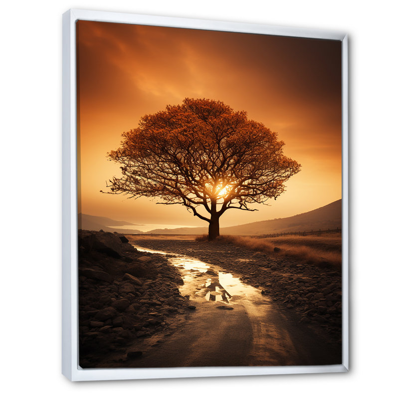 «Brown Tree Dusks Embrace II», impressions sur toile, H 32 po x l 16 po x P 1 po, Cadre flottant blanc