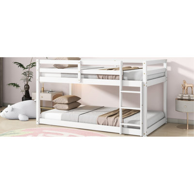 Lit mezzanine en bois massif en bois massif simple sur simple, blanc. Sécuritaire et stable. Rangement supplémentaire pour la chambre à coucher. Facile à assembler pour augmenter l'espace de rangement. Assemblage simple requis