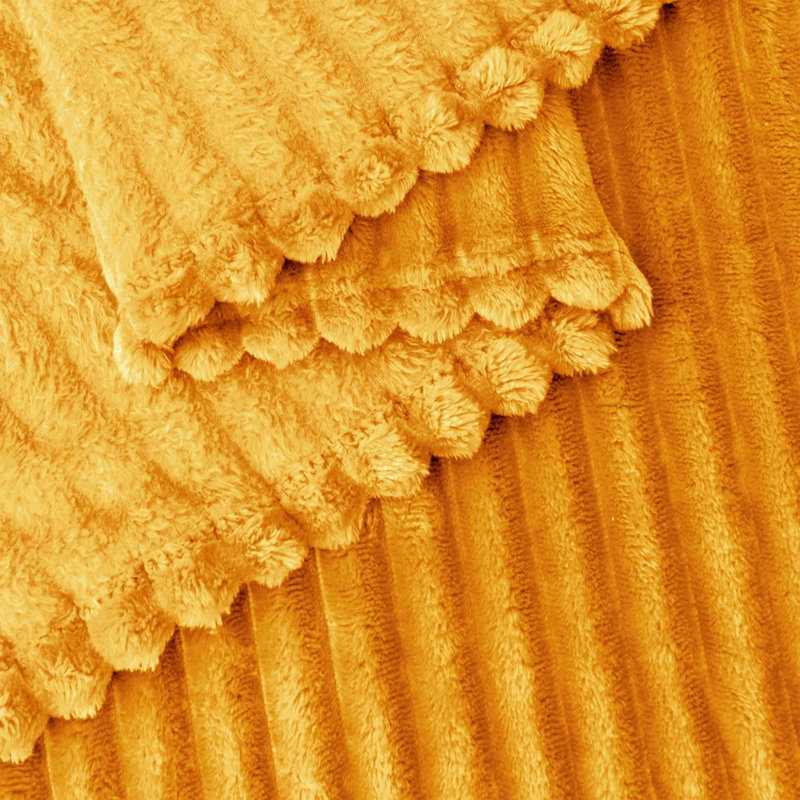 Jeté moelleux et moelleux Nestl, Jeté, Jaune