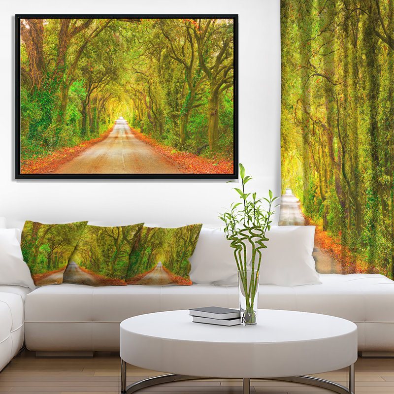 «Fall Greenery and Road Straight Ahead», impression, H 30 po x l 40 po x P 1,5 po, Toile avec cadre flottant