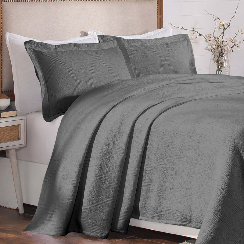 Superior Victory Cotton Matelasse Scrolling Medallion Breathable Bedspread With Pillow Sham Set, Gray, Twin Coverlet+ 1 Sham