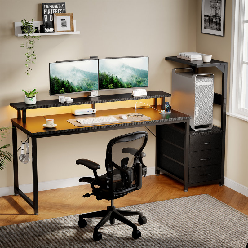Bureau fixe 59 pouces, tablette de rangement latérale à 3 tiroirs avec éclairage DEL et multiprise, 45.3" H x 59" W x 50.5" D