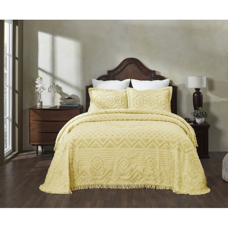 Heirloom Collection 100% Cotton Chenille Full/Double Bedspread Set, Traditional Medallion Coverlet with Matching Shams, OEKO-TEX Certified, Soft, Breathable, Machine Washable, All-Season, Yellow