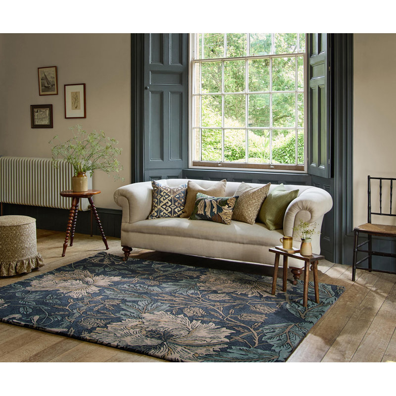 Hand Tufted Wool Floral Area Rug in Webb's Blue, Rectangle 4'7" x 6'7"
