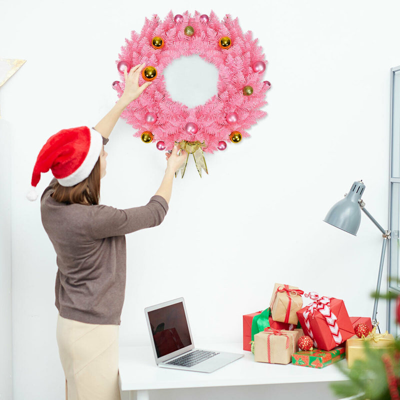 Couronne de Noël artificielle 24 po avec boules décoratives