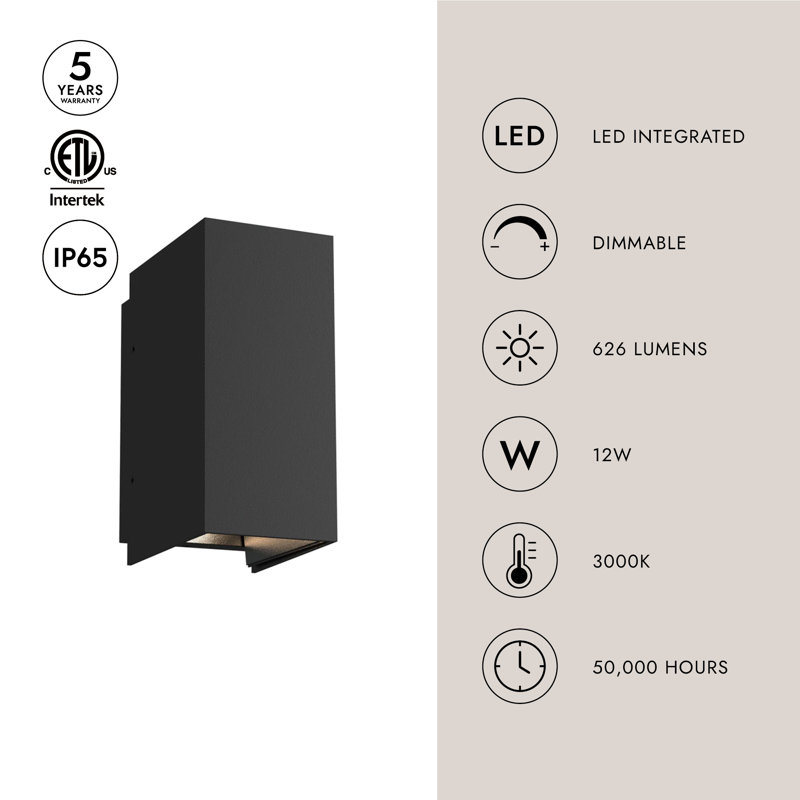 Helsinki 1 - Light LED Outdoor Flush Mount, 6.75" H x 3.25" W x 5.38" D